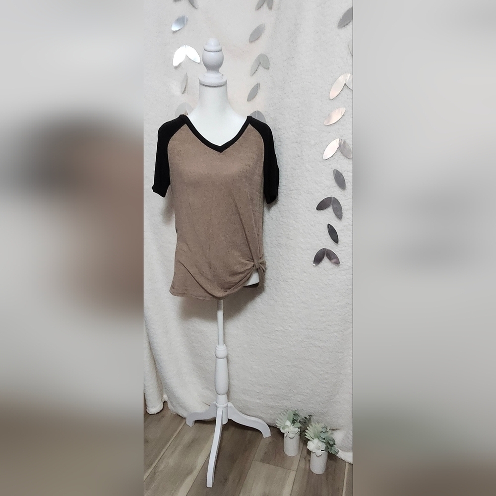 Black and Taupe Half Sleeve Top with a side knot by Shein. Size: M